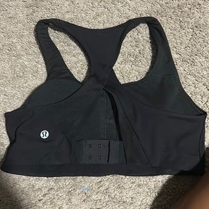 Black sports bra